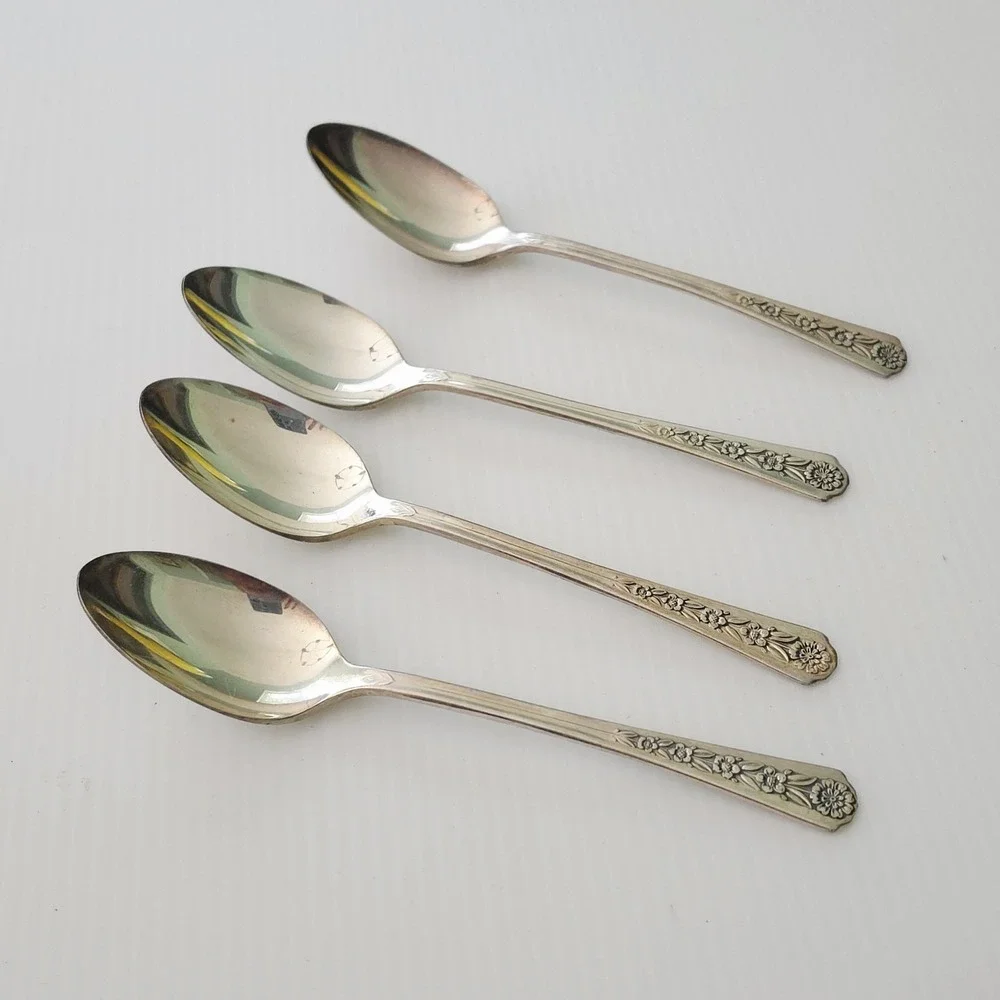 4 Meriden IS Silverplate DELIGHT Teaspoons 6
